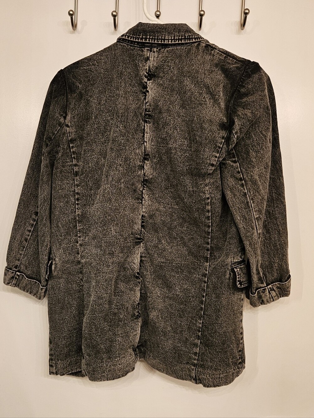 VICI Womens Acid Wash Denim Blazer Jacket Sz XS Black Grey Roll Tab Sleeve - Picture 2 of 3